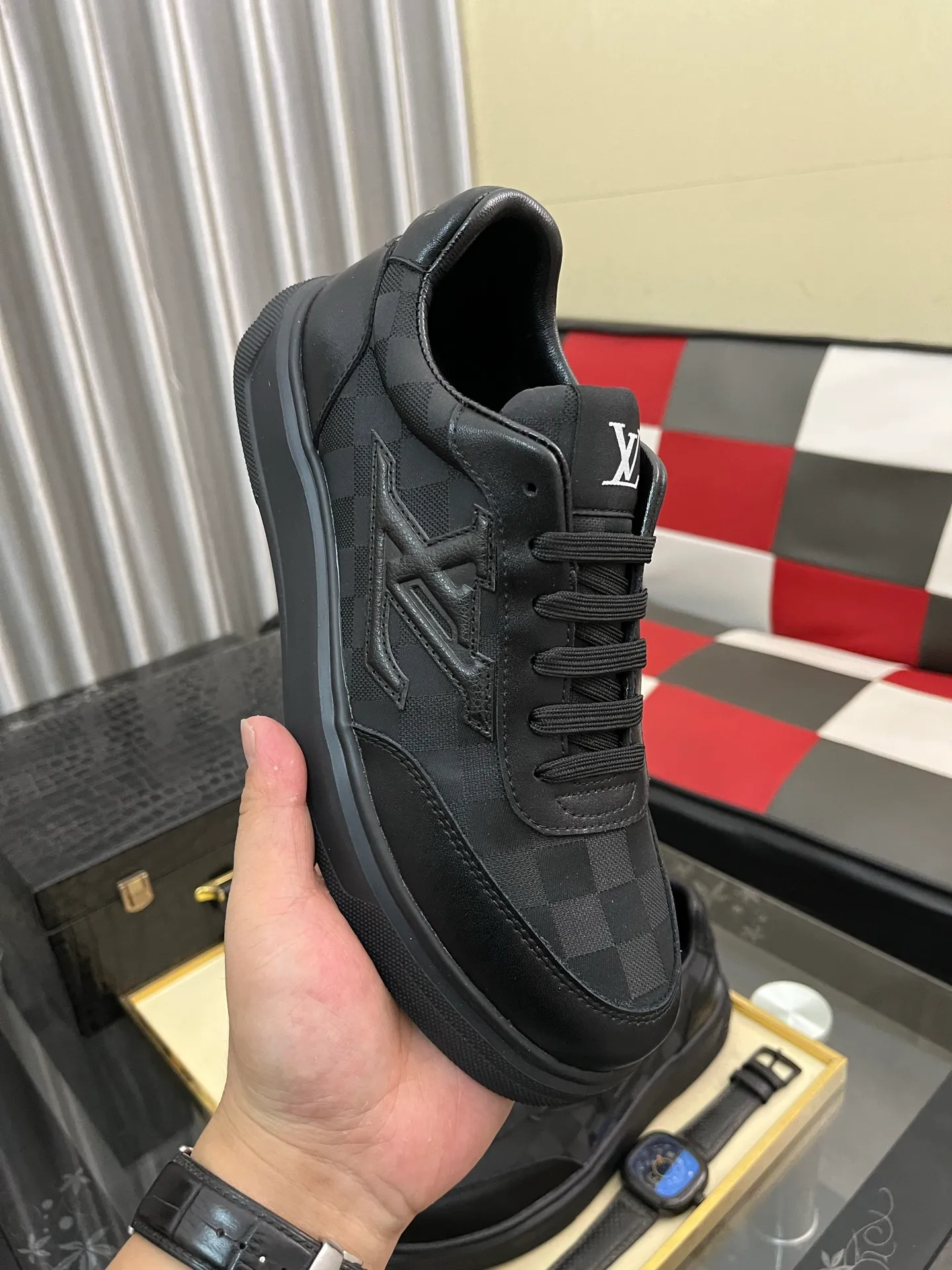 Men's shoes 💰400⌚️⌚️【LOUIS VUITTON】Same style as Louis Vuitton* official website 🚹Men's high-top casual shoes❤️Same style as popular celebrities and big names ~ Best-selling at home and abroad Lv focuses on the checkerboard series...Imported first-layer cowhide with special fabrics➕Full sheep leather lining➕Brand-specific hollow outsole💎Number: 38-443️⃣Colors available
